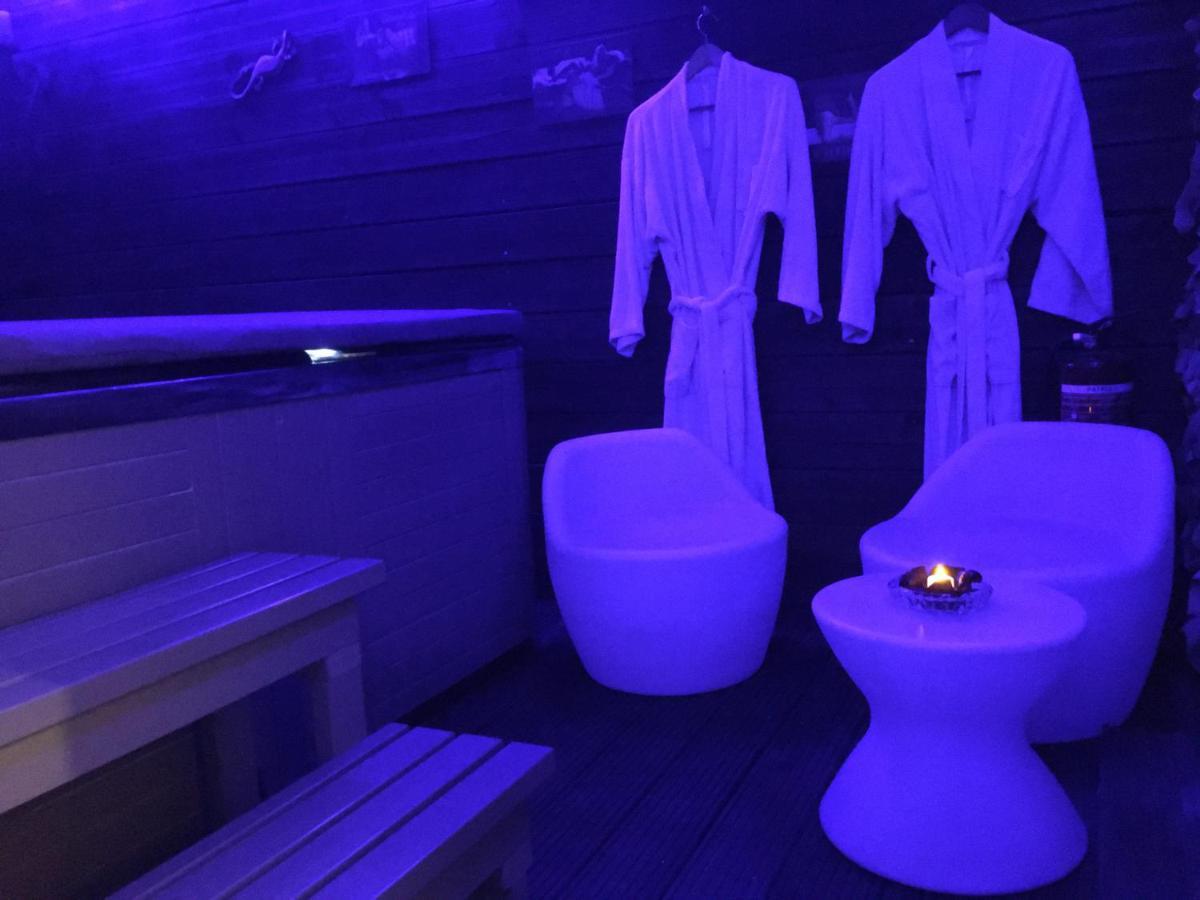 בובר Jacuzzi Prive Chambre Et Table D Hotes מראה חיצוני תמונה